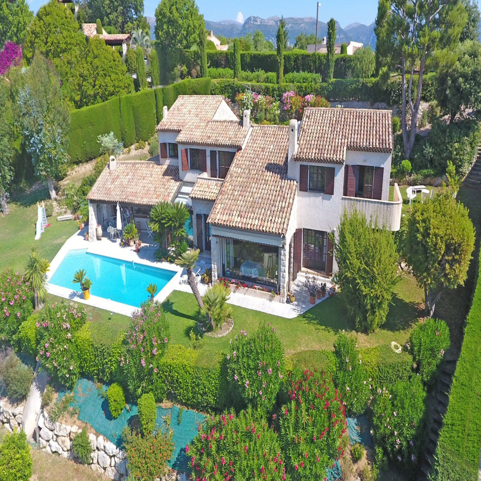 vente SaintPaul de Vence Vue mer Villa de 280 m2 avec piscine